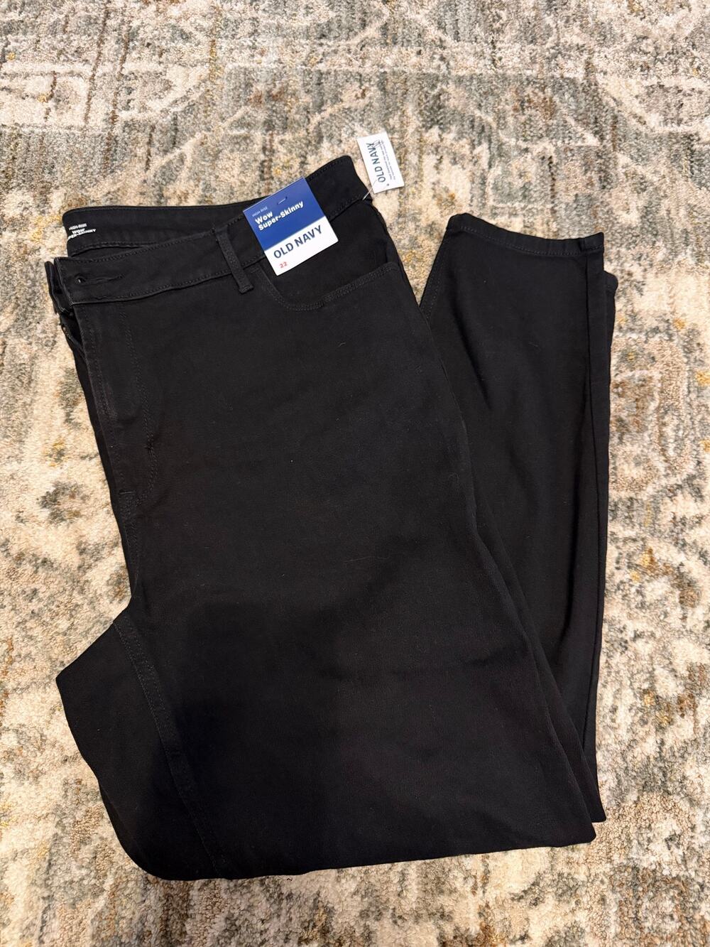 Old Navy Woman's Black Wow Super Skinny Jeans Size 22 New With Tag